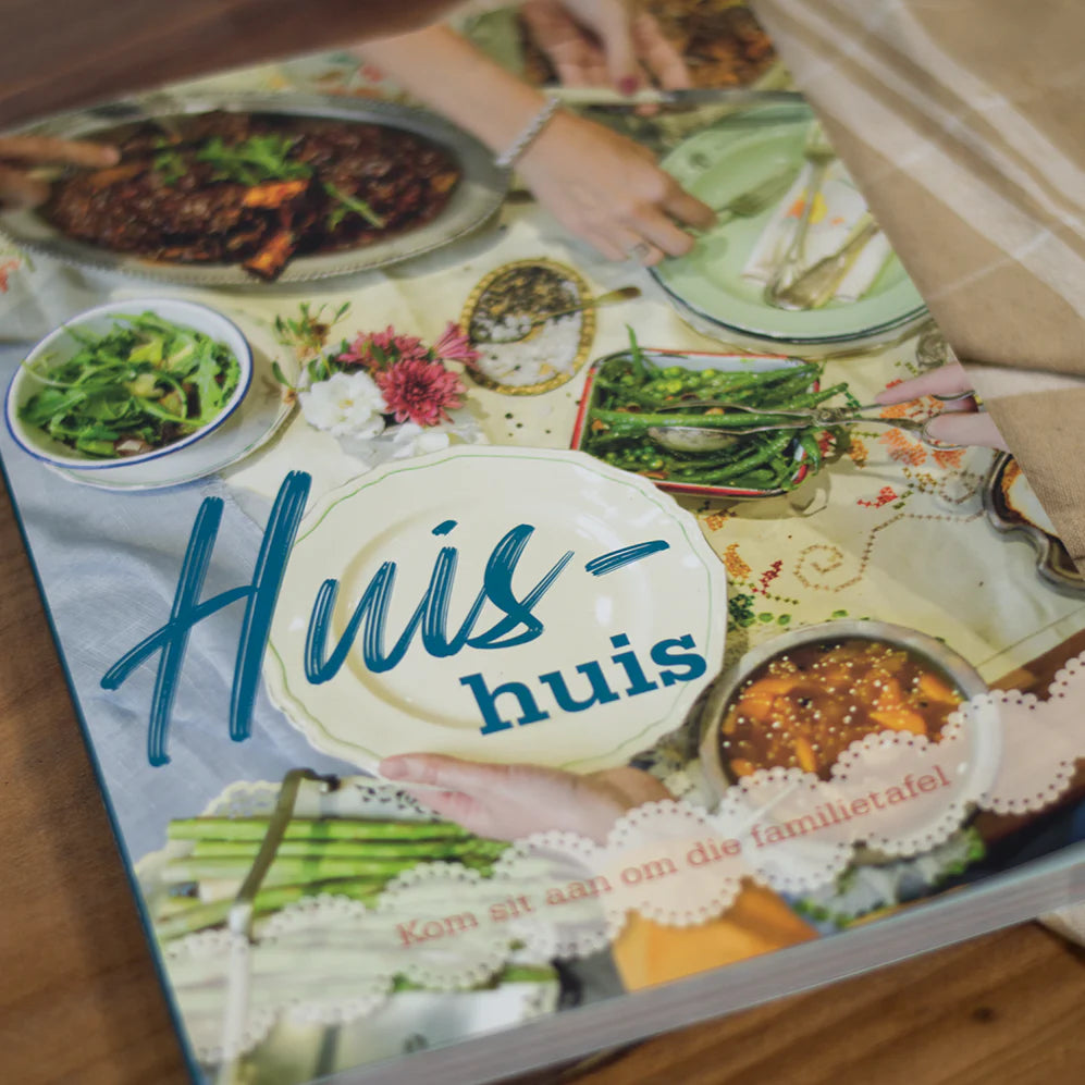 Huis-Huis: Kom Sit Aan Om Die Familietaf