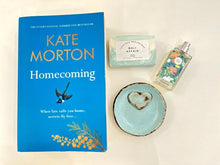 Load image into Gallery viewer, Bookbox - Blue / Boekboks - Blou (Homecoming - Kate Morton)
