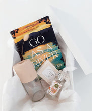 Load image into Gallery viewer, Bookbox - Peach / Boekboks - Perske (Go as a river - Shelley Read)
